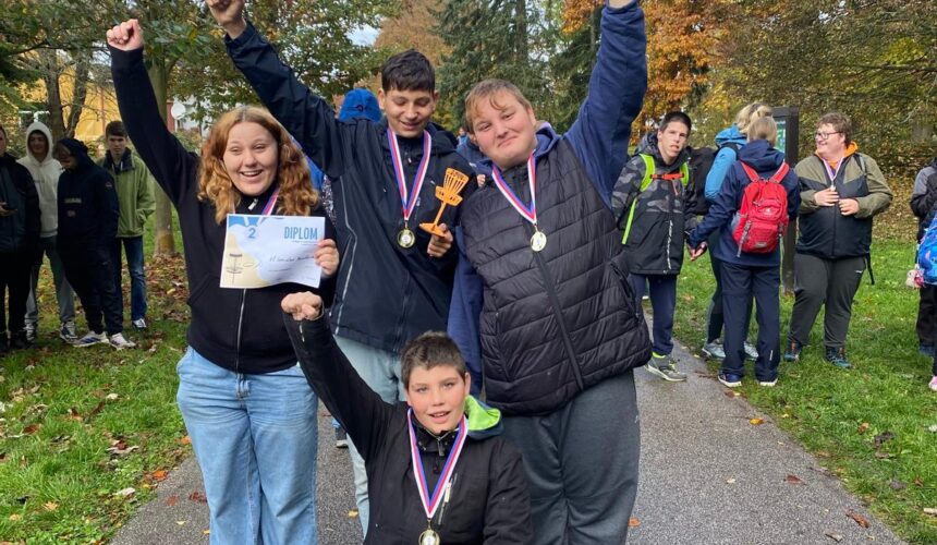 Meziškolní turnaj v discgolfu