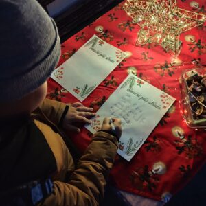 Celoškolní projekt „Pěší středa“ – dnes vánoční….